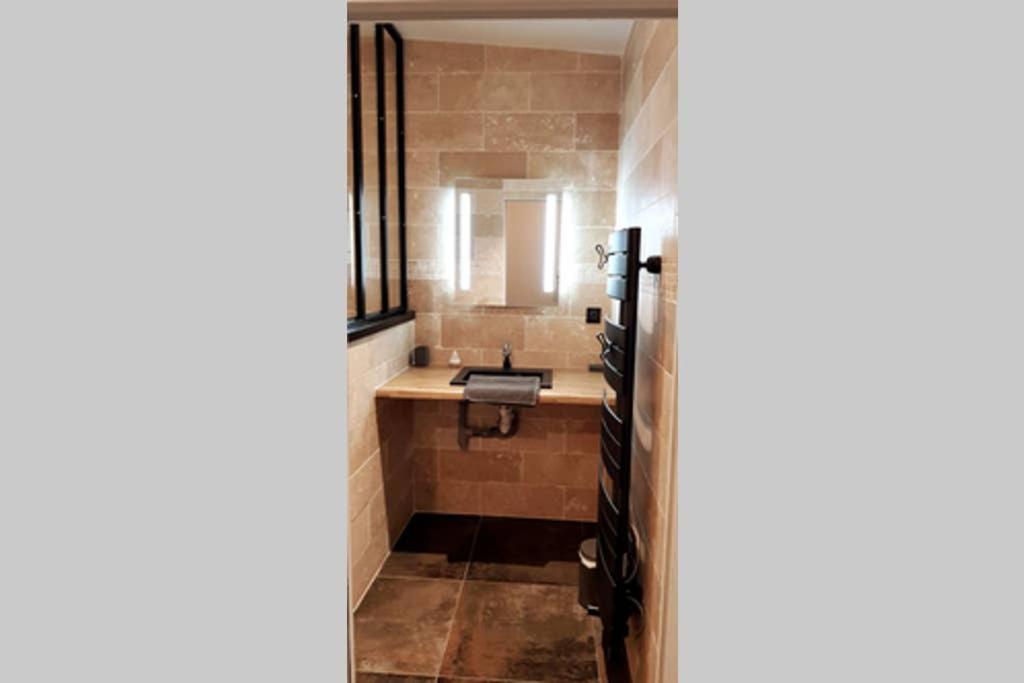 Le Saint Symphorien, Parking Gratuit Privee Apartment วานส์ ภายนอก รูปภาพ
